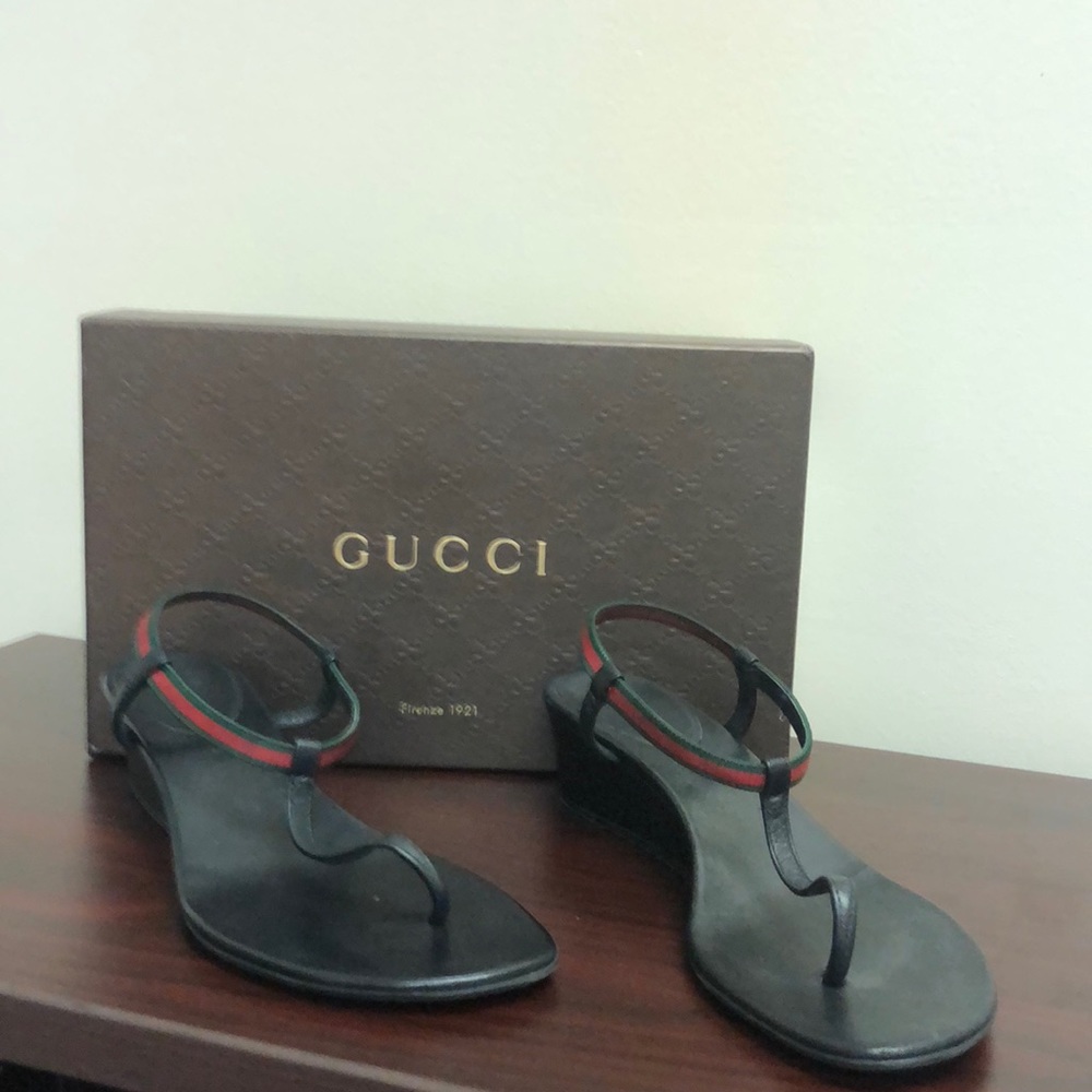GUCCI Nappa Moorea Wedge Sandal Size 9